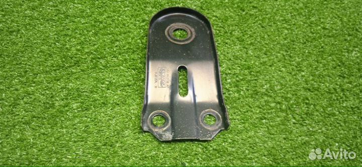 Кронштейн подрамника передний Ford Focus 2 седан