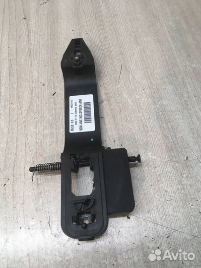 Б/У Кронштейн ручки двери задней левой#003