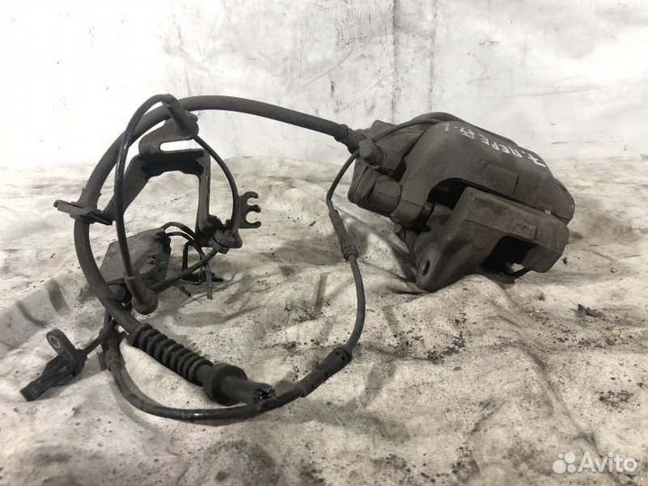 Суппорт тормозной передний левый Bmw 3-Series F30