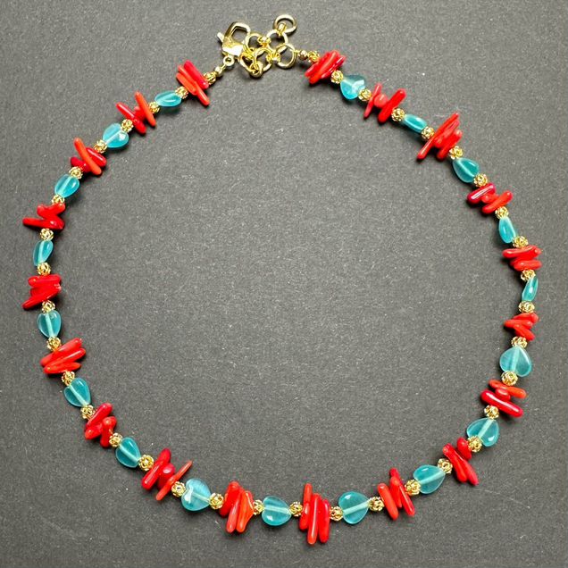 Колье из коралла и кошачьего глаза Сердце