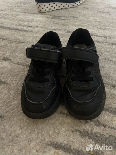 Кроссовки детские