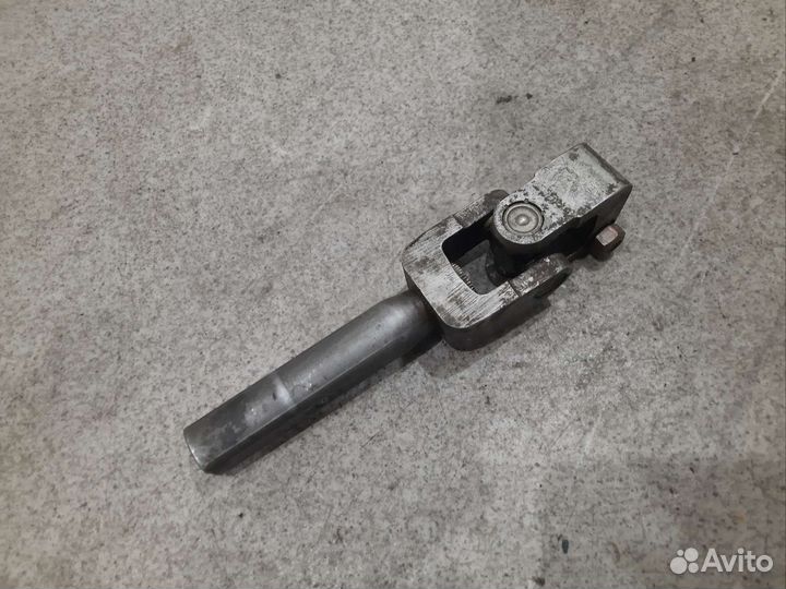 Карданчик рулевой VW Passat B4