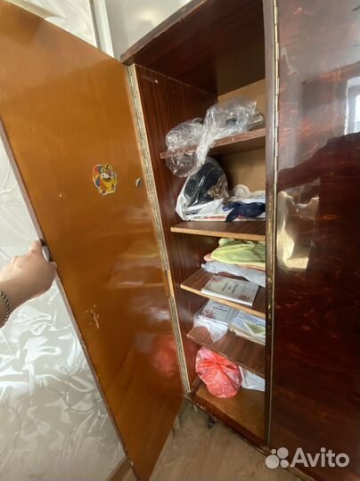 Шкаф распашной