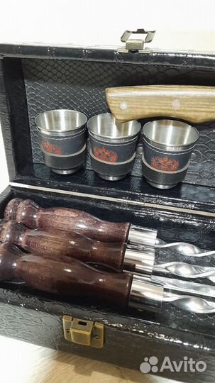 Подарочный шашлычный набор шампуров в кейсе