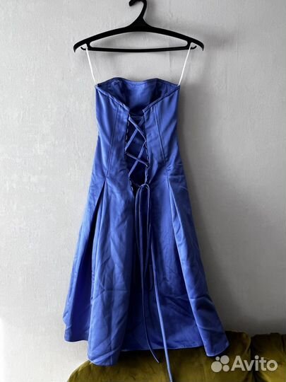 Платье на шнуровке