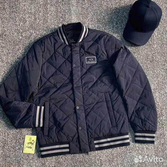 Бомбер Armani Exchange: твой новый стиль