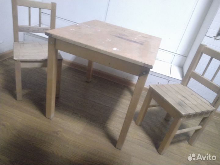 Детская мебель стол и два стула