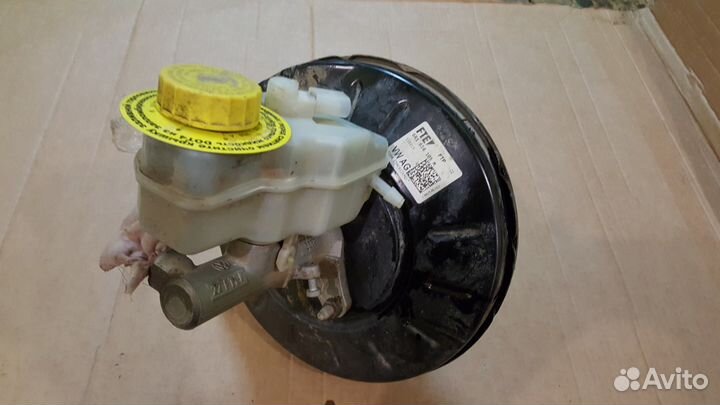 Главный тормозной цилиндр и ваккумVolkswagen polo