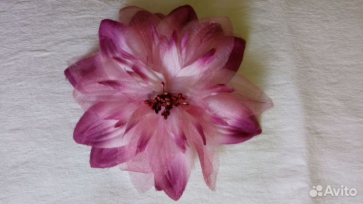 Броши цветы