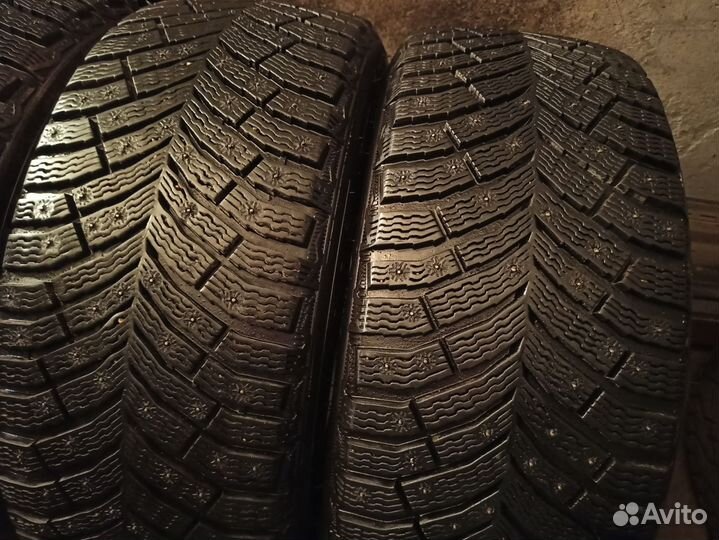 Michelin X-Ice North 4 225/55 R17