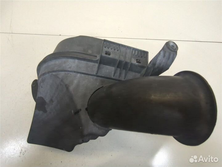 Корпус воздушного фильтра Cadillac STS, 2008