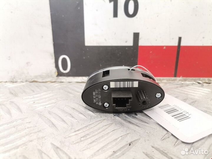 Кнопка открытия багажника Mercedes-Benz E-Класс