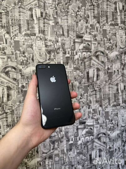 Телефон iPhone 8 plus 64gb идеал