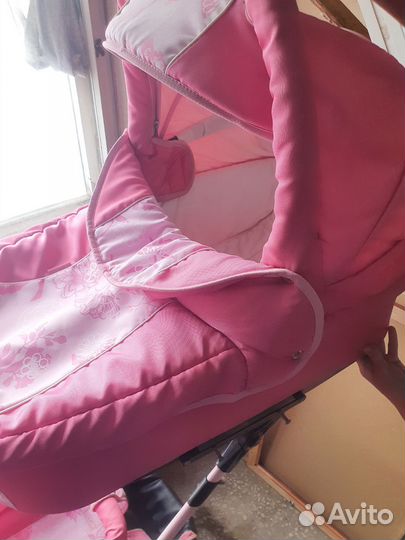 Прогулочная коляска с надувными колесами