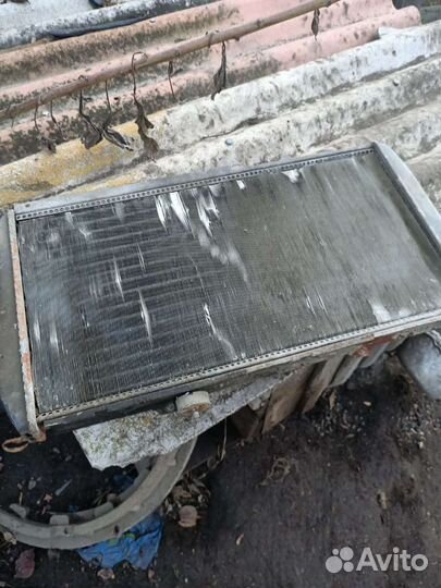 Продается радиатор вместе с диффузором и вентилято