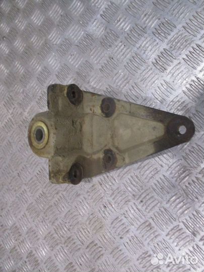 Кронштейн крепления передней рессоры задний MAN 81