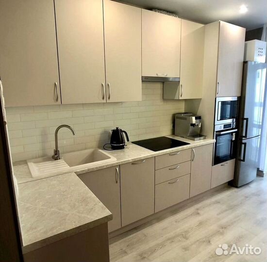 Кухни на заказ с фасадами в стиле неоклассика