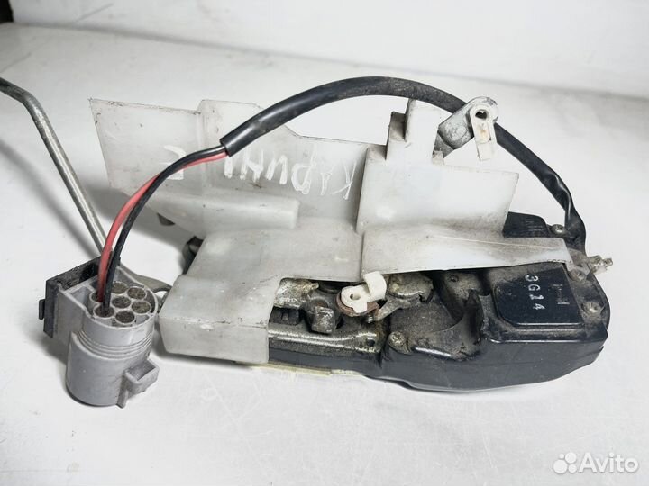 Замок передней правой двери Toyota Carina Е