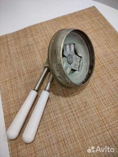 Машинка для закатывания банок