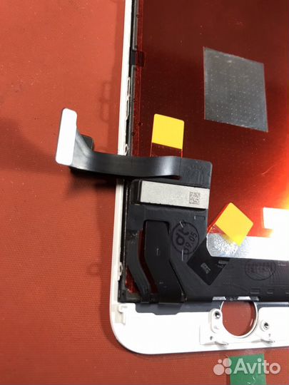 Дисплей iPhone 8 / SE 2020 / SE2022