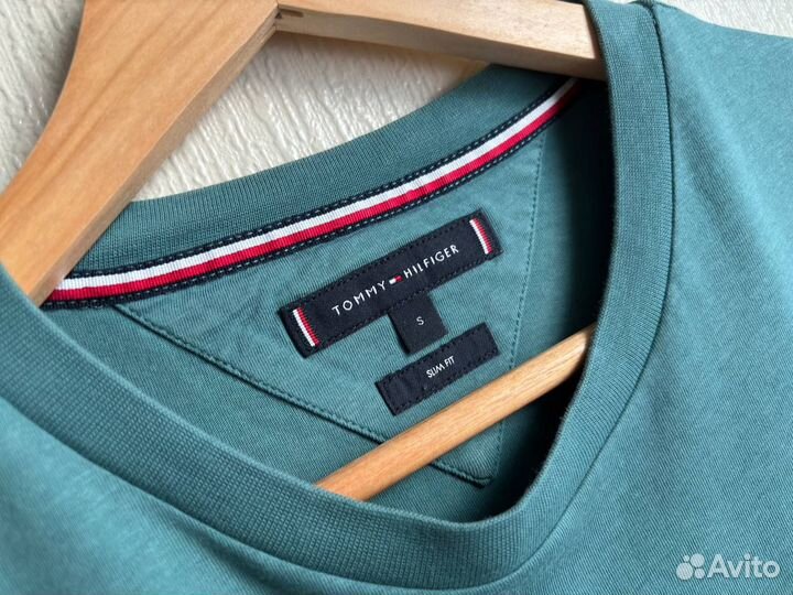 Tommy hilfiger футболка S