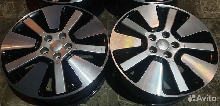 Оригинал Kia Soul K5 Seltos R18 5x114,3
