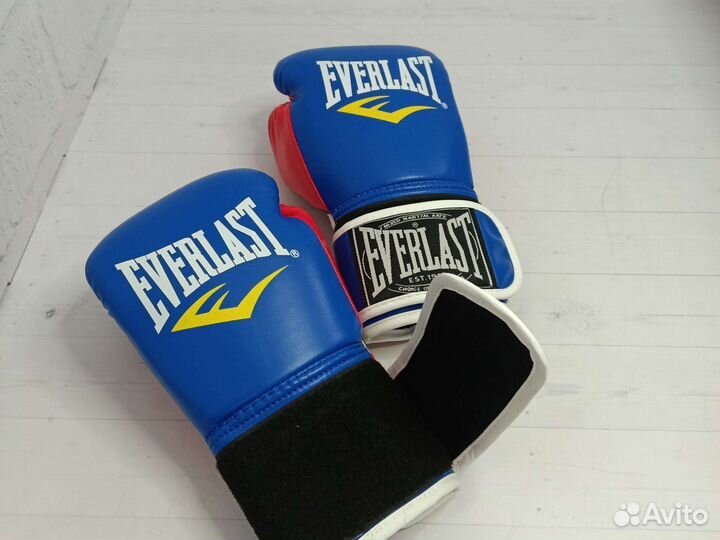 Боксерские перчатки