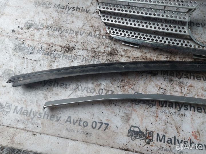 Решетка радиатора Mercedes W203