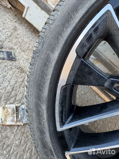 Pirelli P Zero All Season 245/40 R19