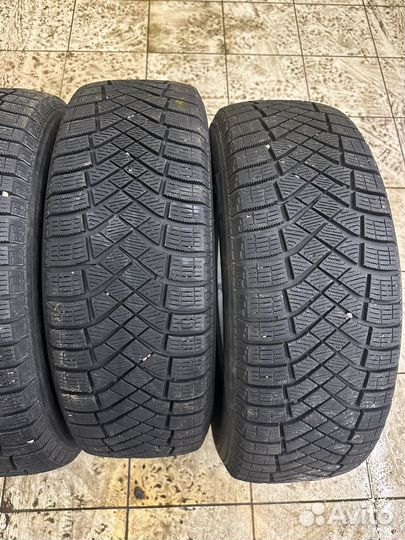 Pirelli Ice Zero FR 215/65 R17 103T
