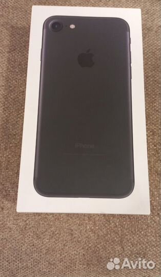 Коробка от iPhone 7