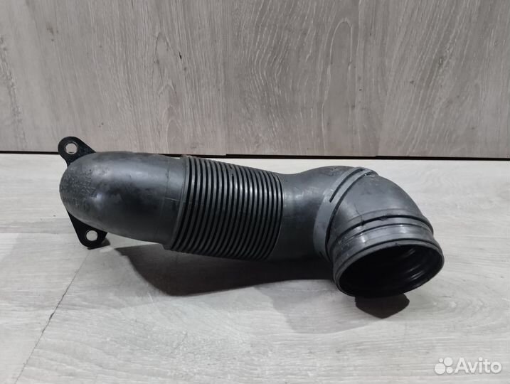 Патрубок воздушный VAG