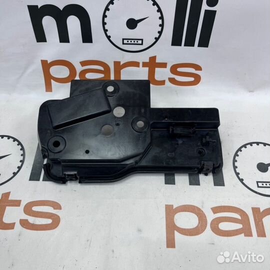 Кронштейн Audi A6 C8 2021