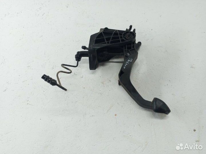 Педаль сцепления Skoda Fabia 1.2 cgpa 2010