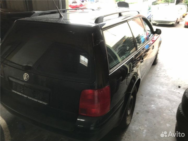 Разбор на запчасти Volkswagen Passat 5