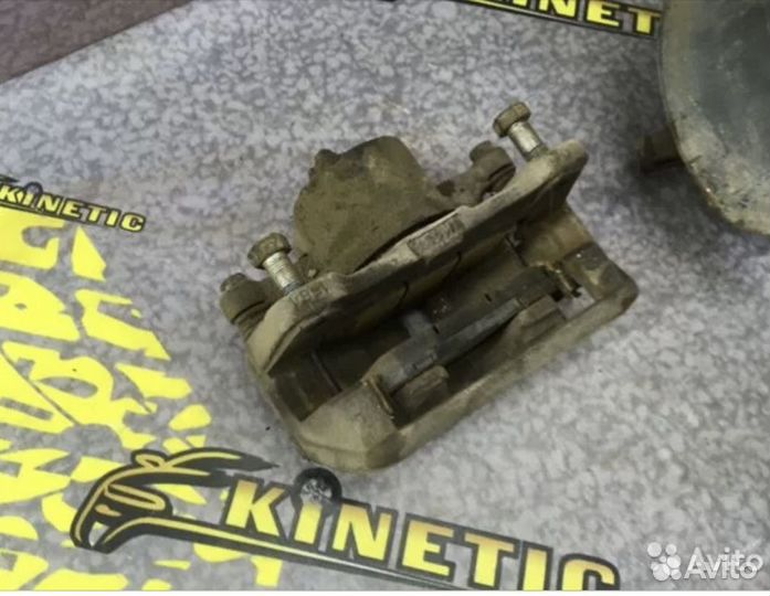 Суппорт тормозной передний правый Шевроле Эпика