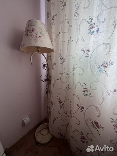 Люстра и торшер