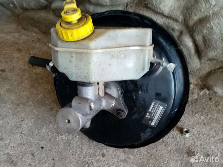 Вакуум вместе с тормозным цилиндром на УАЗ патриот