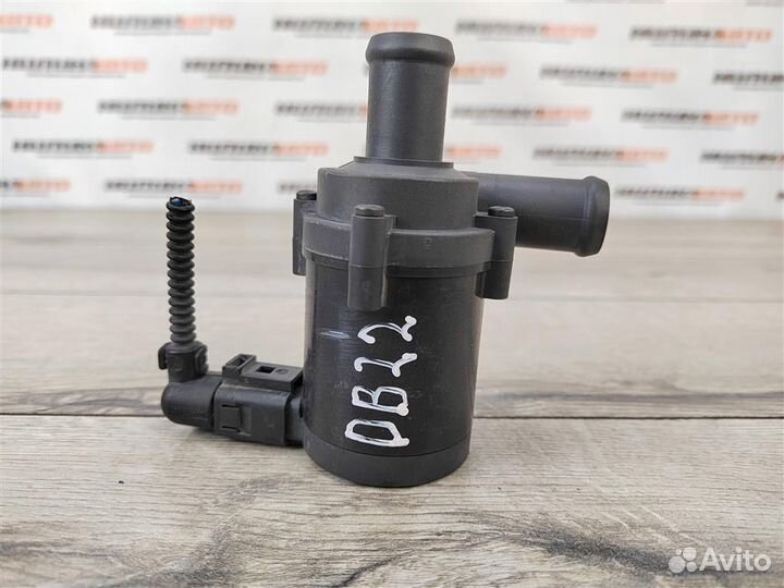 Насос водяной вспомогательный volkswagen Golf 6 Э