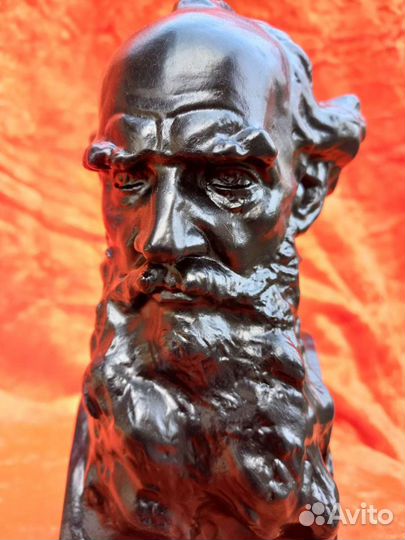 Металическая статуэтка Лев Толстой