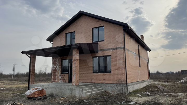 Дом 181,3 м² на участке 8 сот.