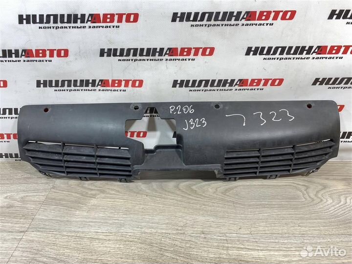 Накладка передней панели Пежо 206