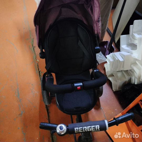 Детский велосипед с ручкой