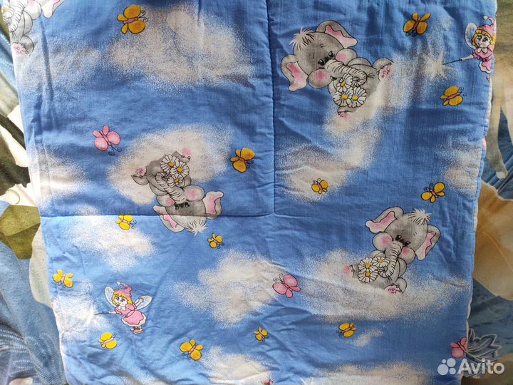 Комплект: одеяло детское с подушечкой,постельное