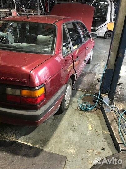 Разбор на запчасти Volkswagen Passat 3