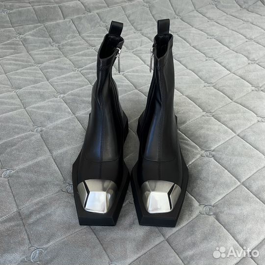 Ботинки в стиле Balenciaga с металлическими носами