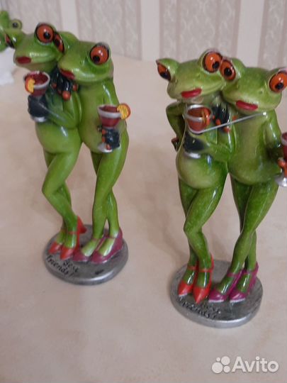 Статуэтка лягушка
