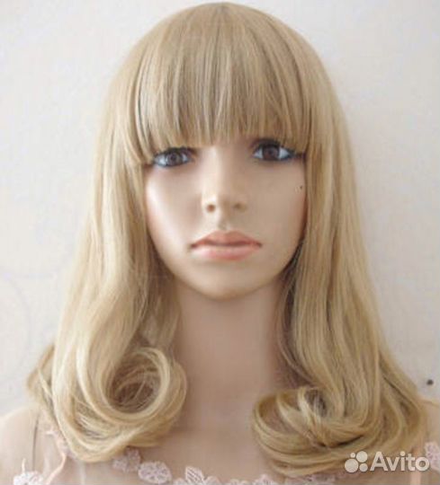 Парик красивый женский по плечи блонд,светло-русый