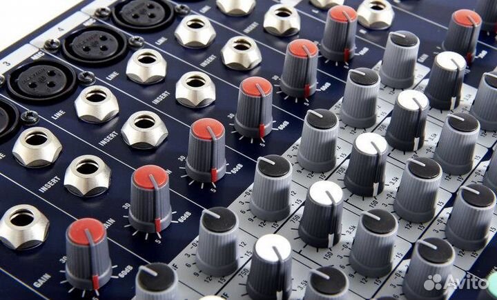 Soundcraft EPM6 Пульт микшерный, 6 mono,2 стерео