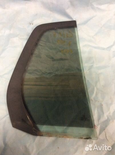 Стекло заднее левое (в дверь глухое) Golf 5 Гольф